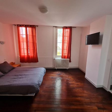 Le Commerce Pont-Sur-Yonne Dış mekan fotoğraf