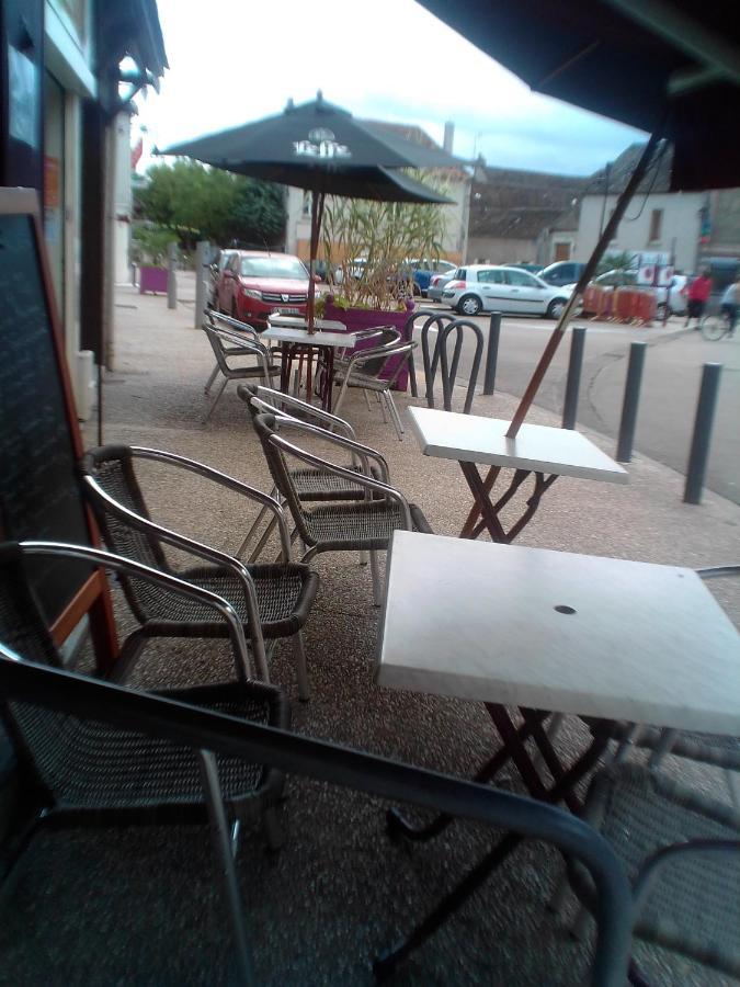 Le Commerce Pont-Sur-Yonne Dış mekan fotoğraf