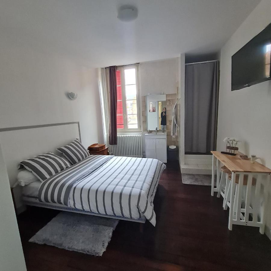 Le Commerce Pont-Sur-Yonne Dış mekan fotoğraf