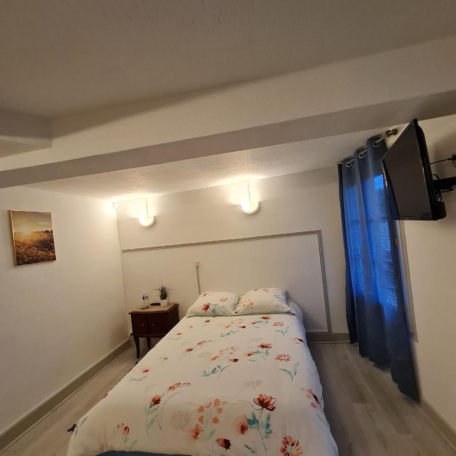 Le Commerce Pont-Sur-Yonne Dış mekan fotoğraf